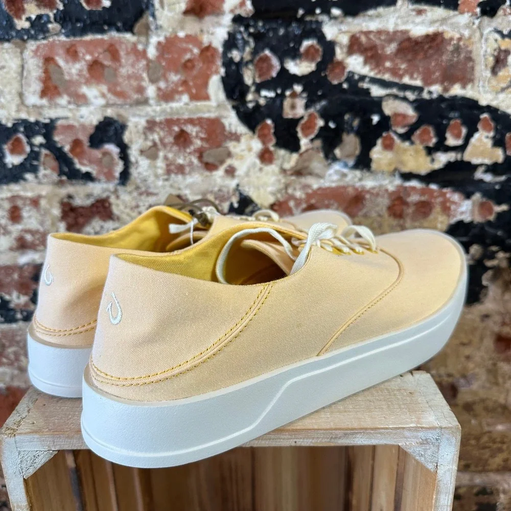 OLUKAI Tradewinds Mens 10 Yellow Solar Glow shoes slip on casual NEW
